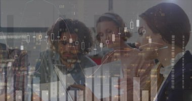 Çeşitli insan gruplarının veri işleme görüntüsü. küresel bilim, bağlantılar, veri işleme ve dijital arayüz kavramı dijital olarak oluşturuldu.