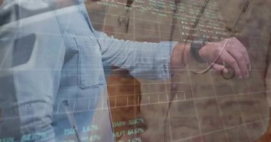 Yüzen çizgiler ve hisse senetleri ile tıbbi profesyonel finansal veri örtüşmesi. Klinik, teknoloji, yenilik, finans, sağlık, analitik, fütüristik