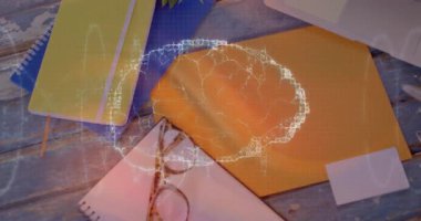 Üç boyutlu holografik beyni ahşap masanın üzerinde yüzdürüp defterleri ve ofis malzemelerini renklendiriyor. Teknoloji, yenilik, çalışma alanı, yaratıcılık, fütürizm, eğitim, üretkenlik