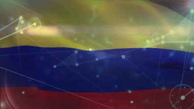 Soyut üç renkli dalga grafiği, parlayan ağ düğümlerinin HUD elementleriyle yatay aktığını gösteriyor. Dijital, teknoloji, fütüristik, canlı, arayüz, bağlantı, yenilik