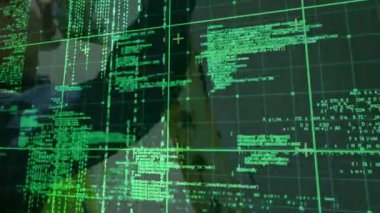 Tasarımcılar teknoloji arayüzünü neon yeşil kod ızgarası ve çapraz işaretleyicilerle örtüyor. Fütürist, siber güvenlik, dijital, yüksek teknoloji, endüstriyel, arayüz, soyut