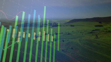 Yeşil alanlar üzerinde yüzen saydam çoklu renk çizelgeleri ve kırmızı çizgi grafikleri ızgara çizgilerini gösteriyor. Analizler, finans, veri görselleştirme, modern, kırsal manzara, teknoloji, yenilik