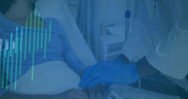 Bayan tıbbi uzman, koğuştaki erkek hasta için serumu bar çizelgesiyle ayarlıyor. Sağlık, klinik, ilaç, teşhis, veri görselleştirme, profesyonel, hastane