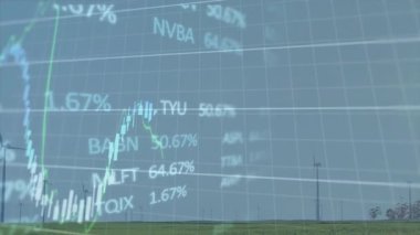 Finansal borsa şeması, üzerinde şamdanlar, rüzgar türbinleri bulunan kırsal araziyi kaplıyor. Teknoloji, sürdürülebilirlik, finans, çevre, yenilik, ufuk, büyüme