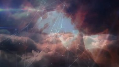 Merkezi parlayan düğümler bulut dolu gökyüzü üzerinde canlı illüstrasyon tarzında ağ oluşturuyorlar. Fütürist, dijital, soyut, ağ oluşturma, teknoloji, atmosfer, daldırıcı