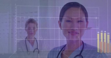 Steteskop takan iki kadın doktor etraflarında yüzen tıbbi veri tabloları gösteriyorlar. Sağlık, profesyonellik, analitik, biyobilim, teknoloji, işbirliği, teşhis