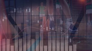 Spor salonunda koni koşusu yapan bir grup bayan sporcu yeşil formaları ve finansal tabloları gösteriyor. Spor, fitness, antrenman, analiz, takım çalışması, atletik, performans