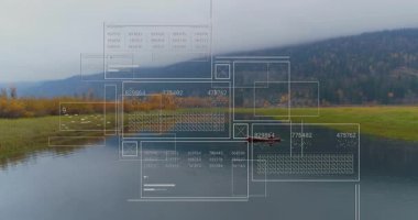 İnsanlar sonbahar nehir vadisinde kırmızı kano kullanıyor, teknoloji verileri ve grafikleri gösteriyor. Doğa, manzara, dinginlik, keşif, dijital, analitik, açık hava