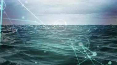 Parlayan yeşil dijital tarama ışınını taşıyan okyanus dalgaları, suyun üzerinde teknolojik görselleştirme yaratıyor. Deniz manzarası, teknoloji, fütürizm, dijital, soyut, dalgın, atmosferik