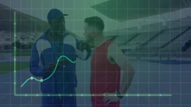 Koç ve atlet spor performanslarını gözden geçiriyorlar. Şebeke ve grafikler örtüşüyor. Atletizm, koçluk, eğitim, görselleştirme, analiz, rekabet, disiplin