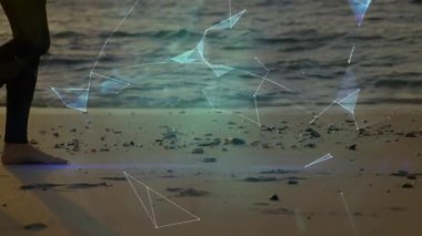 Orta yaşlı bir adam sahilde çıplak ayakla yürüyordu elinde parlak teknolojili holografik küreyle sörf tahtası tutuyordu. Macera, yenilik, sükunet, fütüristik, kıyı, teknoloji, keşif