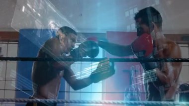 Boks ringinde antrenman yapan erkek sporcular holografik fitness teknik grafikleri ve kod kaplamaları sergiliyorlar. Sporcular, fitness, yarışma, yenilik, teknoloji, spor, eğitim