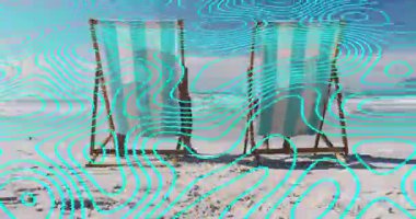 Sahil şeridindeki iskemlede oturan bir çift, seyahat simgelerini gösteren sandalyelerin arkasında el ele tutuşuyorlar. Romantik, boş zaman, rahatlama, dinginlik, sahil, klasik, minimalist