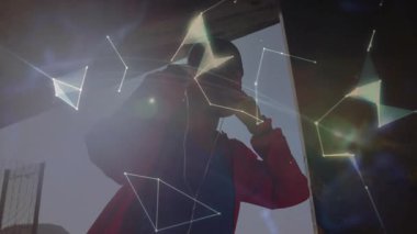 Adam dışarıda iş görüşmesi yapıyor, holografik dünya ve ağ hatları ile teknolojiyi sergiliyor. Teknoloji, yenilik, iletişim, bağlantı, şehir, modern, fütüristik