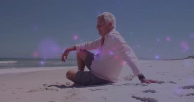 Son sınıf öğrencisi kumsalda dinleniyor ve animasyon sağlık teknisyenleri ukalalık taslıyor. Emeklilik, rahatlık, sağIık, sükunet, doğa, yaşam tarzı, rahatlama