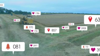 Tarım teknolojisi sahnesinde hasat tarlaları, buğday tarlaları, yüzen bildirim baloncukları birleştirildi. Tarım, kırsal, makine, mahsul, hasat, hava, dijital