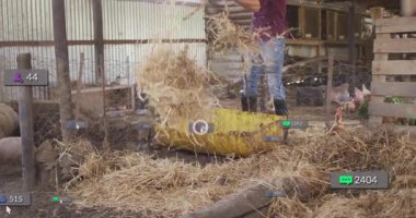 Kürek ambarında kürek kullanan erkek çiftçi hareket eden sosyal medya pazarlama simgeleri ekliyor. Kırsal, tarım, kırsal, kırsal, çiftlik hayvanları, tarım, verimlilik