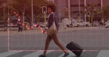 İş kadını zebra çizgili yaya geçidinde yürüyor, kırmızı çizgili teknoloji veri şebekesini gösteriyor. Kentsel, profesyonel, hareketlilik, teknoloji, ulaşım, şehir manzarası, çağdaş