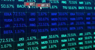 Dijital stok şebekesinde yüzen, simgeleri gösteren ve neon olarak sayılan sosyal medya bildirimleri. Teknoloji, dijital, fütüristik, analitik, ağ, iletişim, neon