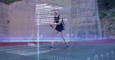 Dijital finans grafikleri ve kalp işaretleri sallanırken bir kadın şehir mahkemesini yumrukluyor. Atletik, kentsel, teknoloji, yenilik, fitness, veri, görselleştirme