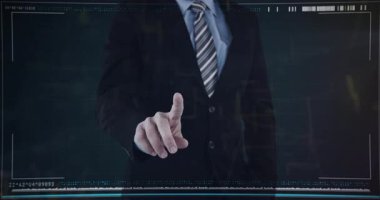 İş sunucusu holografik 3 boyutlu beynin yanında duruyor, UI örtülerini, ağ hatlarını gösteriyor. Teknoloji, yenilik, dijital, gelecek, veri, yapay zeka, ağ