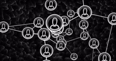 Soyut dijital ağ şeklinde canlandırma yapan kullanıcı avatar simgelerinden oluşan bir ağ, ince bağlayıcı çizgiler içeriyor. Teknoloji, bağlantı, siber alan, dijital iletişim, veri görselleştirme, yenilik, ağ yapısı
