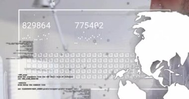 Modern ofiste dizüstü bilgisayarda yazan, yüzen teknoloji veri grafikleri ve dijital küre sunan bir adam. Teknoloji, yenilik, dijital, veri, analitik, çalışma alanı, geleceksel