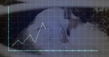 Telemetri grafiği karlı dağ ızgarasının üzerinde parlayan gök mavisi poliçizgileri ve dairesel işaretlerle canlanıyor. Veri görselleştirme, analitik, teknoloji, minimalizm, yenilik, açık hava, bilimsel