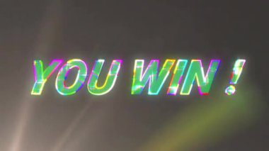 Karanlık ekranda süzülen Neon-glitch metin, dalgalanma desenli gökkuşağı ana hatlarını gösteriyor. Fütürist, dijital, enerjik, retro, teknoloji, oyun, arayüz