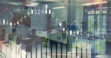 Klinikte steteskopla tableti inceleyen bir erkek doktor. Animasyon tabloları havada uçuşuyor. Sağlık, finans, teknoloji, profesyonellik, modern, analiz, tıp