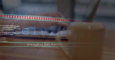 Hareketli düz tasarım UI kaplamasında şifreli veri transferini gösteren ve yazan eller. Teknoloji, siber güvenlik, dijital, üretkenlik, modern, profesyonel, yenilik