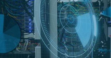 Bilgisayar sunucularıyla teknoloji odasında tarama ve veri işleme görüntüsü. Küresel iş dünyası dijital arayüz teknolojisi ve dijital olarak oluşturulan ağ konsepti.