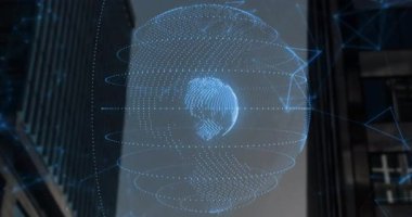 Şehir cepheleri arasında yüzen holografik dijital küre, ağ noktaları ve eş merkezli halkalar gösteriyor. Teknoloji, yenilik, bağlantı, fütürizm, siber, dijital, mimari