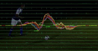 Erkek atlet koşuya eğilip futbol topunu kovalıyor, teknolojik şebeke hatlarını ve dalga formu grafiğini örtüyor. Sporcu, hareket, performans, spor, dinamik, çeviklik, rekabet
