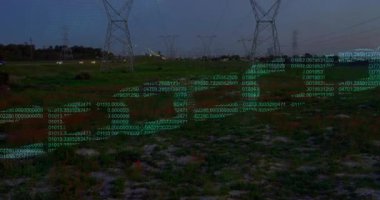Yeşil çayırların üzerinde yükselen ağ iletim kuleleri, üzerinde deniz mavisi kodu taşıyan elektrik hatları. Sanayi, teknoloji, peyzaj, altyapı, soyut, fütürizm, enerji