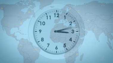 Açık mavi dünya haritasının üzerinde süzülen analog saat düz dizayn altıgenleri ve hedef işaretlerini gösteriyor. Geometrik, teknolojik, geleceksel, veri görselleştirmesi, uluslararası, minimalist, dijital