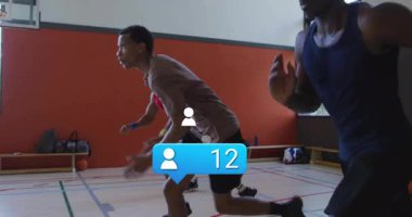 Basketbol sahasında takım çalışması, 45 sayı gösteren animasyon sosyal medya ikonu. Atletizm, takım çalışması, fitness, motivasyon, antrenman, spor, hareket