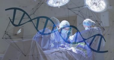 Hastane ameliyathanesinde ameliyat yapan üç cerrah dijital DNA sarmalını gösteriyor. Tıbbi, sağlık, kesinlik, teknoloji, klinik, takım çalışması, yenilik