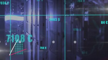 Veri merkezinde para birimi değer etiketlerini gösteren çubuk çizelgesi sütunları beyaz çizgi grafiklerinin üzerini örtüyor. Analizler, finans, teknoloji, dijital, geleceksel, siber güvenlik, ağ