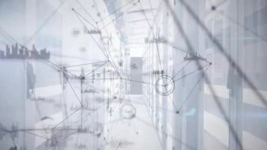 Veri merkezi koridoru, sunucu rafı simgelerini, ağ düğümlerini ve çubuk grafiklerini düz tasarımda gösterir. Teknoloji, dijital, bağlantı, gelecekçilik, ağ, yenilik, veri