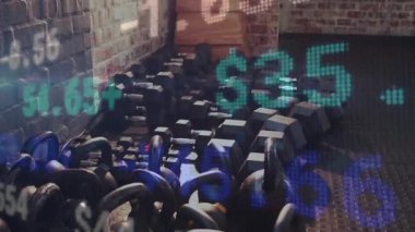 Altıgen halterler jimnastik salonunun köşesinde dijital veri üstüste konuyor, 3B biçiminde. Kuvvet, fitness, antrenman, spor, egzersiz, modern, endüstriyel