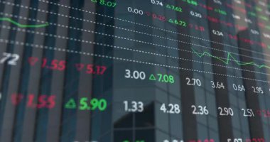 Cam kule cephesinde yüzen finansal veriler renkli sayıları ve üçgenleri gösteriyor. Kurumsal, dijital, geleceksel, teknoloji, veri görselleştirme, finans, kentsel
