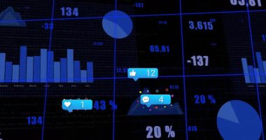 Analitik gösterge panelinde mavi şebeke üzerinde yüzen sosyal nişan simgelerinin olduğu karanlık çizelgeler var. Veri görselleştirme, kullanıcı arayüzü, dijital arayüz, teknoloji, veri analizi, siber güvenlik, fütürist