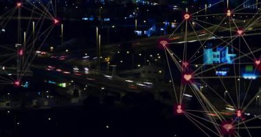 Animasyon gece karayolu kavşağı dijital ağ simgelerini gösteren ışık yolları oluşturur. Kentsel, geleceksel, dinamik, teknoloji, bağlantı, ulaşım, gececi