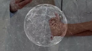 Tıbbi uzmanlar pano ve steteskop tüpleri tutuyor, ağ ağı ağı örgüsü sergiliyorlar. Sağlık, teletıp, teknoloji, işbirliği, yenilik, tanı, profesyonellik