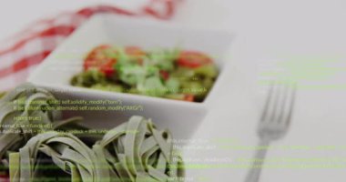 Beyaz kase yeşil tagliatelle taşıyor. Kırmızı-beyaz kareli kumaşın üzerinde neon kodlar var. Yemek sunumu, mutfak sanatı, modern mutfak, dijital yenilik, canlı renk paleti, gurme yemeği, çağdaş kaplama