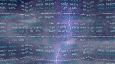 Teal işaretleri ve fırtınalı gökyüzüne yağan yağış yüzdeleri çizgi grafikleriyle piyasa verilerini gösteriyor. Finansal, veri, fırtınalı, soyut, dijital, kurumsal, analitik