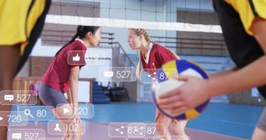 Kadın voleybol oyuncuları internette yarışıyor, sağlık eğitimi için sosyal medya ikonları gösteriyorlar. Atletizm, takım çalışması, sportmenlik, gençlik, canlı, enerjik, rekabet