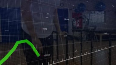 Spor salonunda egzersiz bisikleti kullanan orta yaşlı bir kadın. Finansal hat grafiği üst üste biniyor. Sağlık, sağlık, fitness, faaliyet, modern, teknoloji, motivasyon