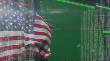 Animasyon, solmuş Amerikan bayrağının, yayın kodları ve ikili değerler üzerinde dalgalandığını gösteriyor. Vatanseverlik, teknoloji, dijital, yenilik, siber güvenlik, kod, soyut